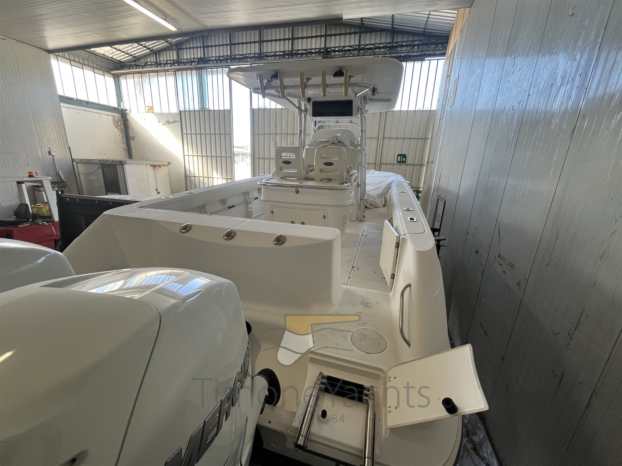 Boston Whaler OUTRAGE 320 (2004) Timone Yachts