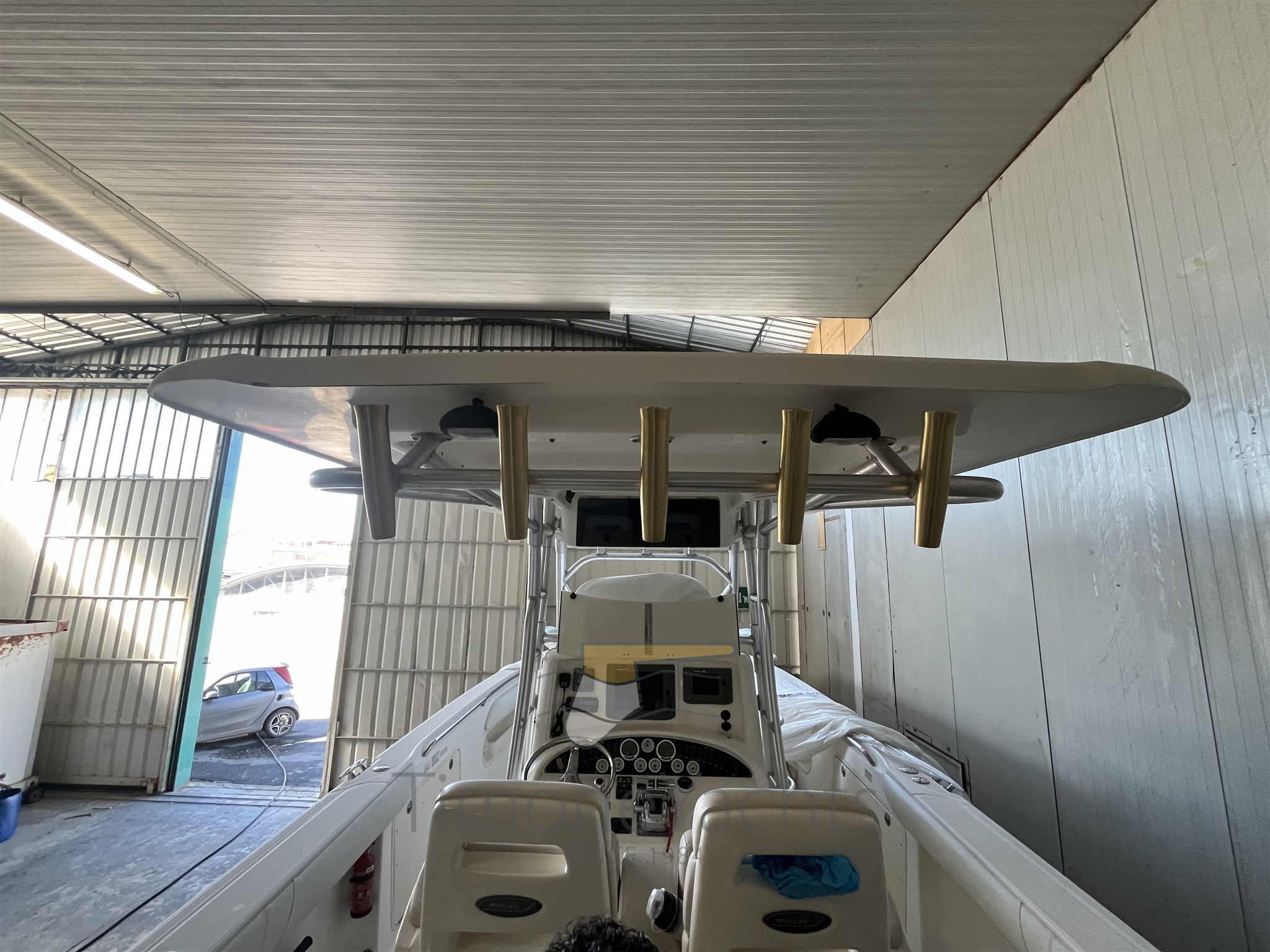 Boston Whaler OUTRAGE 320 (2004) Timone Yachts