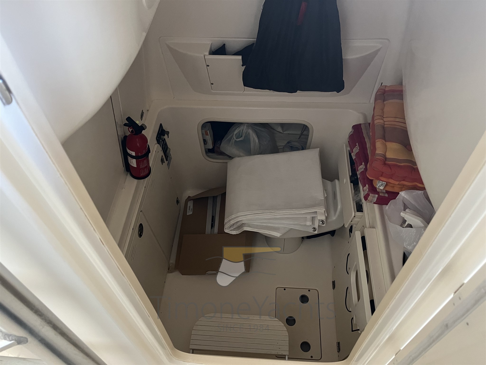 Boston Whaler OUTRAGE 320 (2004) Timone Yachts