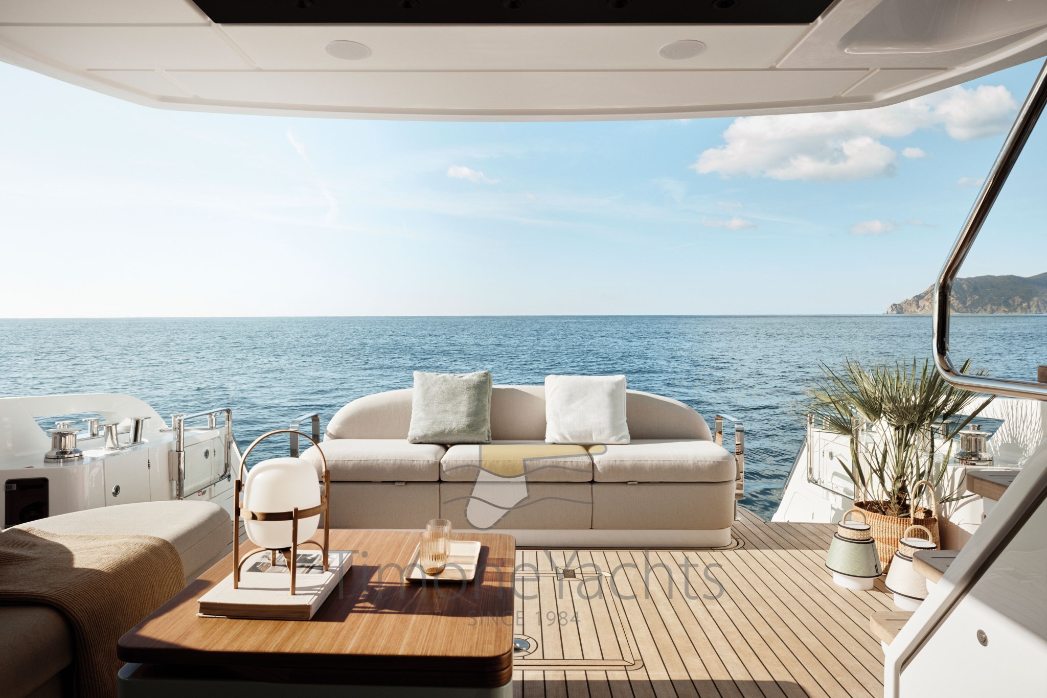 F62 Beach Cockpit 2.jpg