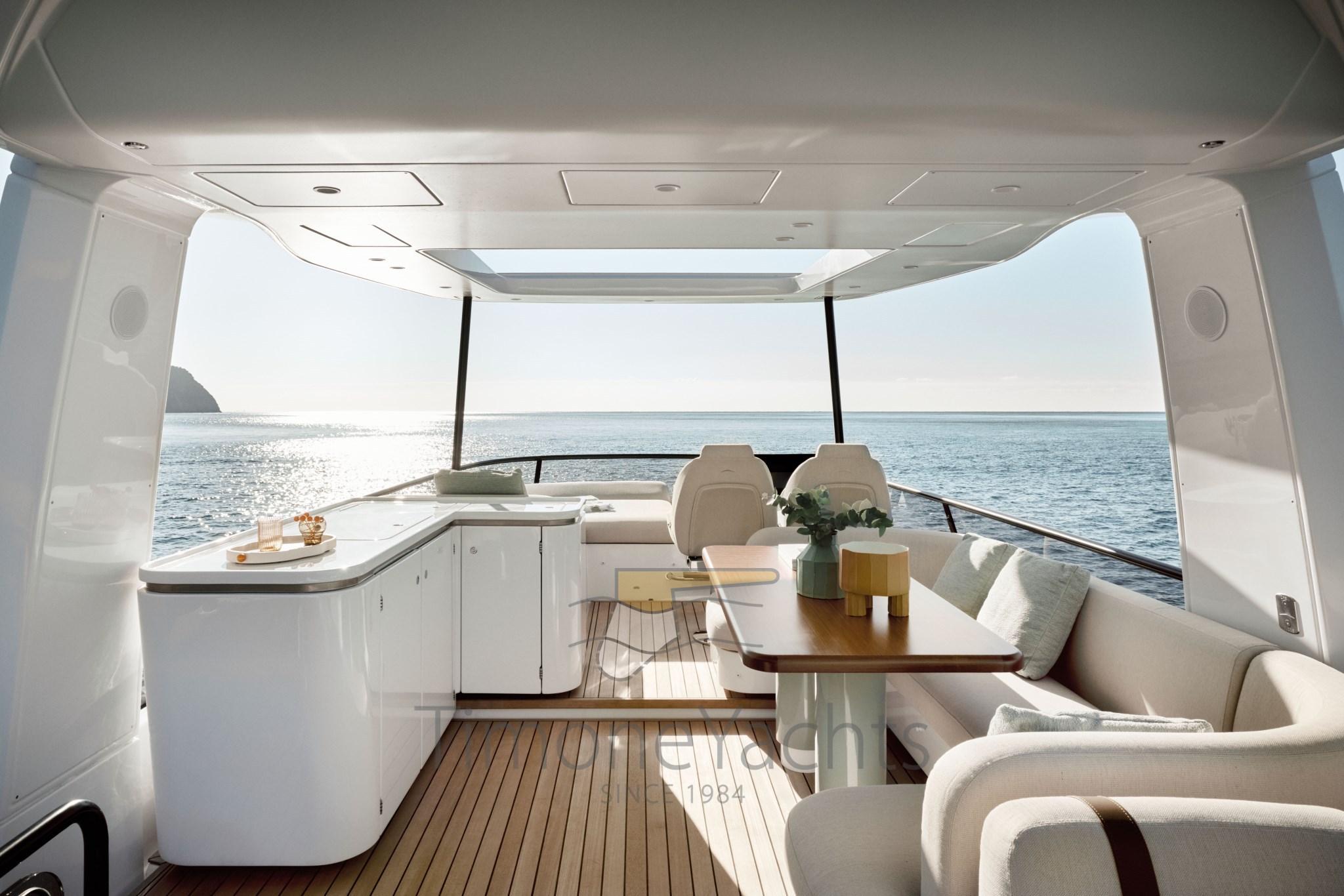 F62 Flybridge 2.jpg