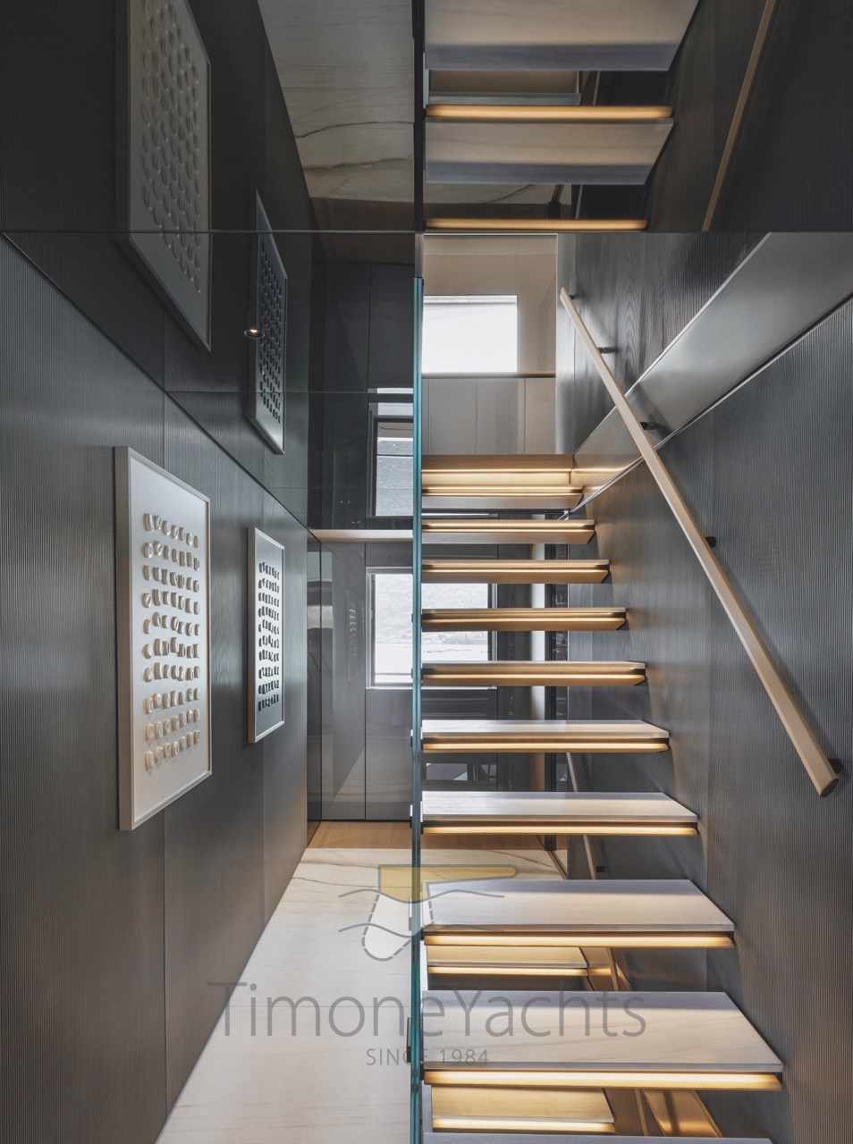 G44M Main deck Staircase - dimensioni grandi.jpeg