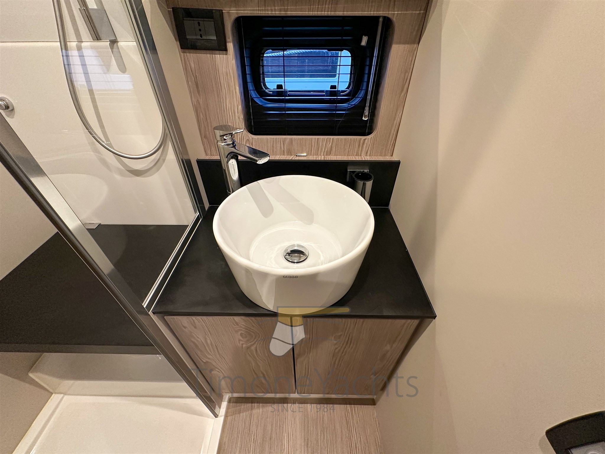 AZIMUT ATLANTIS 45 - INTERNI BAGNO DI SERVIZIO