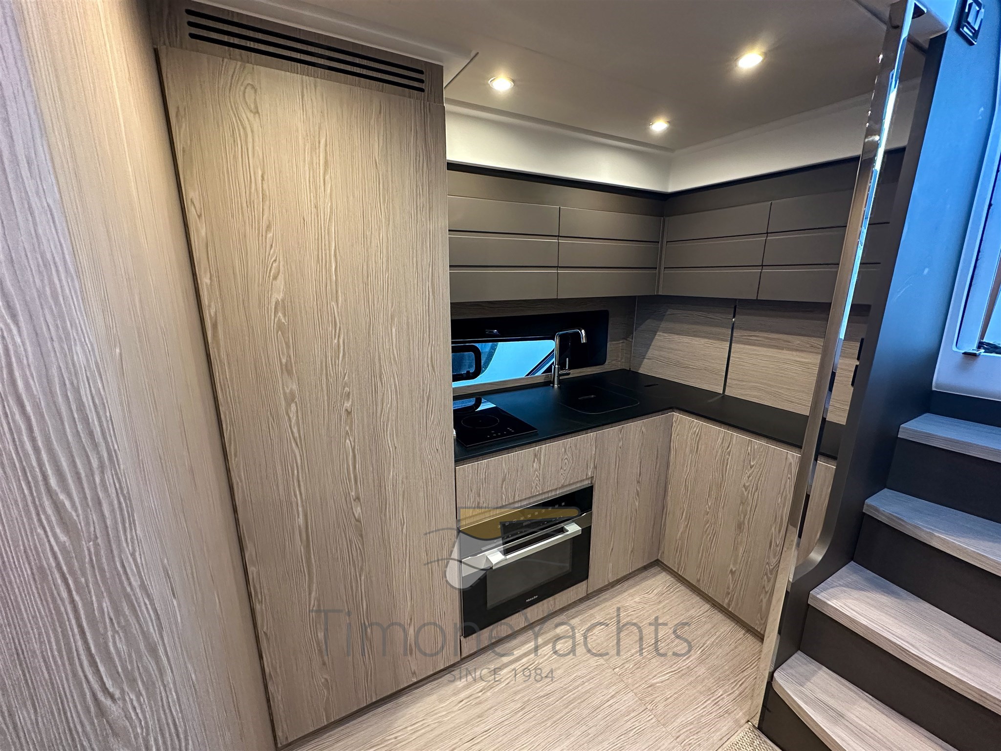 AZIMUT ATLANTIS 45 - INTERNI CUCINA