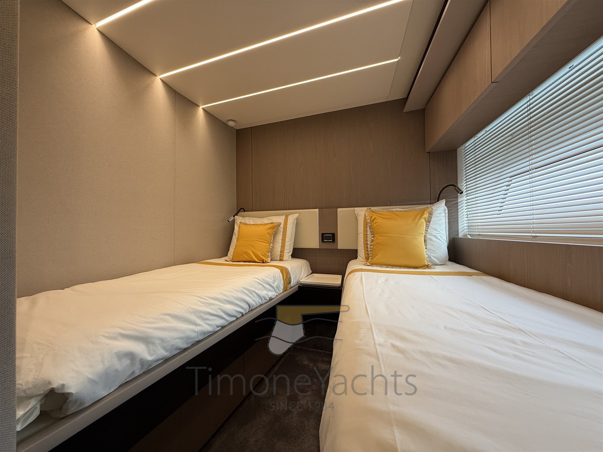 Azimut 72 Fly - Guest cabin