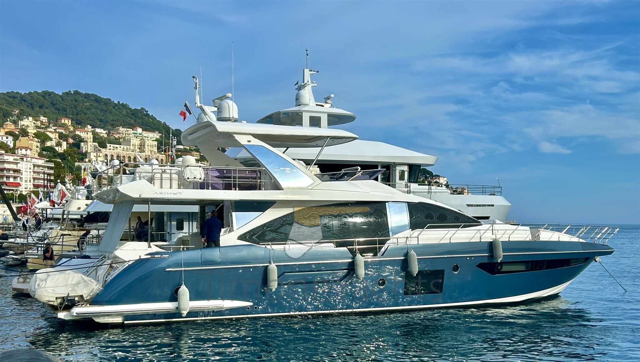 Azimut 72 Fly - External view