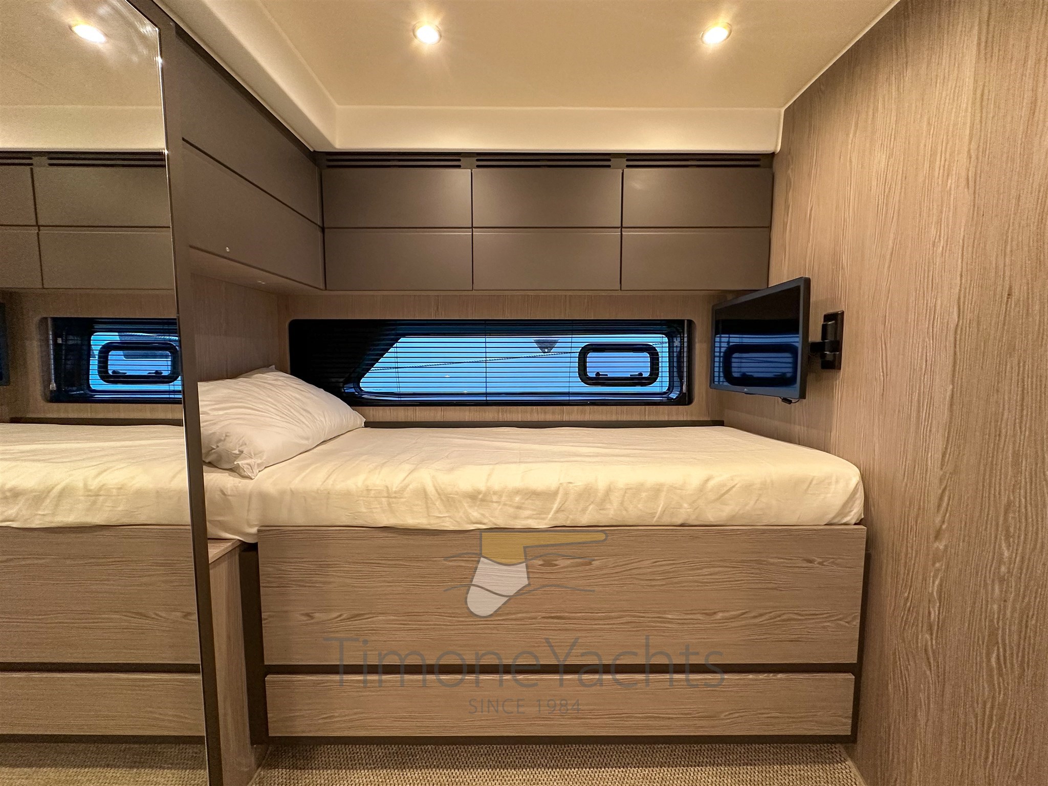 AZIMUT ATLANTIS 45 - INTERNI CABINA OSPITI