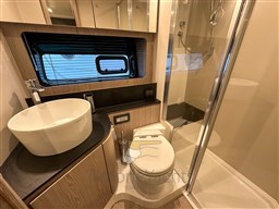 AZIMUT ATLANTIS 45 - INTERNI BAGNO ARMATORE