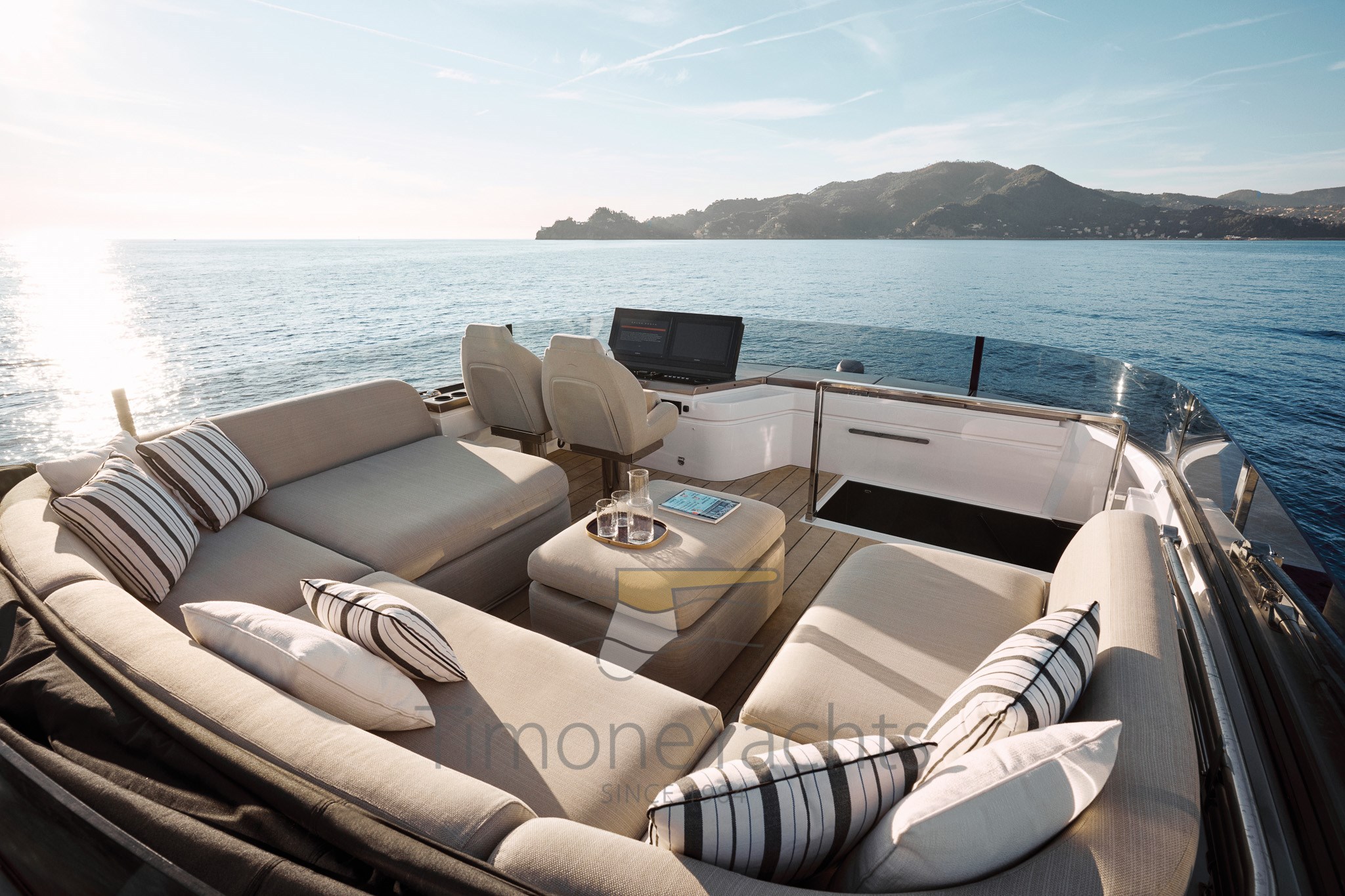 AZIMUT SEADECK 7