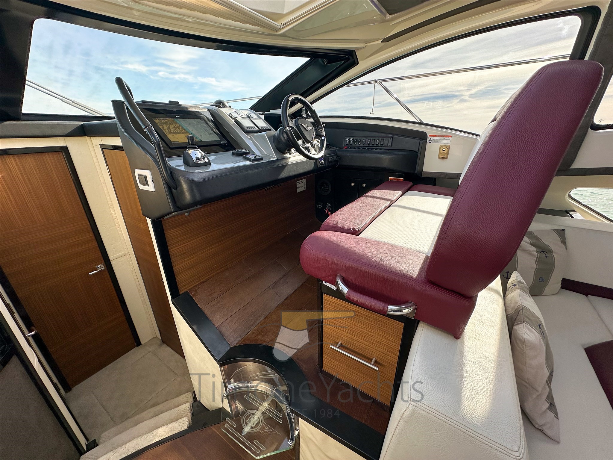 MARQUIS 420 SC - INTERNI PLANCIA DI COMANDO