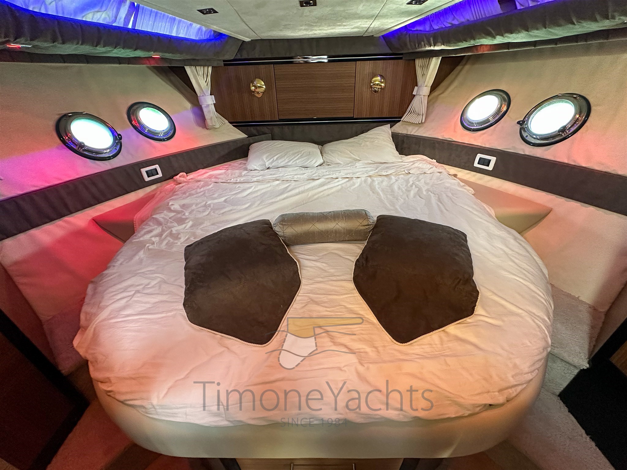 MARQUIS 420 SC - INTERNI CABINA ARMATORE