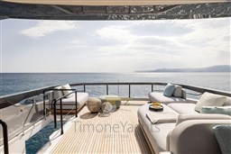 72 Flybridge 5_Low Res.jpg