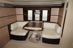 Azimut 53 Flybridge - Master Cabin