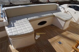 Azimut 53 Flybridge - Cockpit