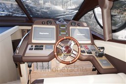 Azimut 53 Flybridge - Helm