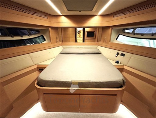 Pershing 82 (2014) Timone Yachts