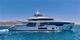 VOLO-MARE-Luxury-Charter-Yacht-Azimut-Grande-Trideck-Yacht.jpeg