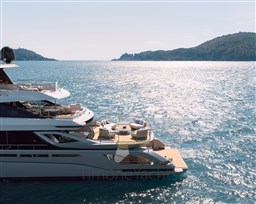 AZIMUT GRANDE TRIDECK 38M