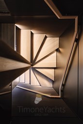 Trideck Internal Stairs 1 - dimensioni grandi.jpeg