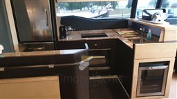 Azimut 66 Flybridge - Galley