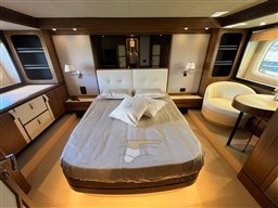 Azimut Magellano 66