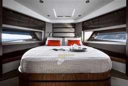 Azimut Atlantis 45 Master Cabin
