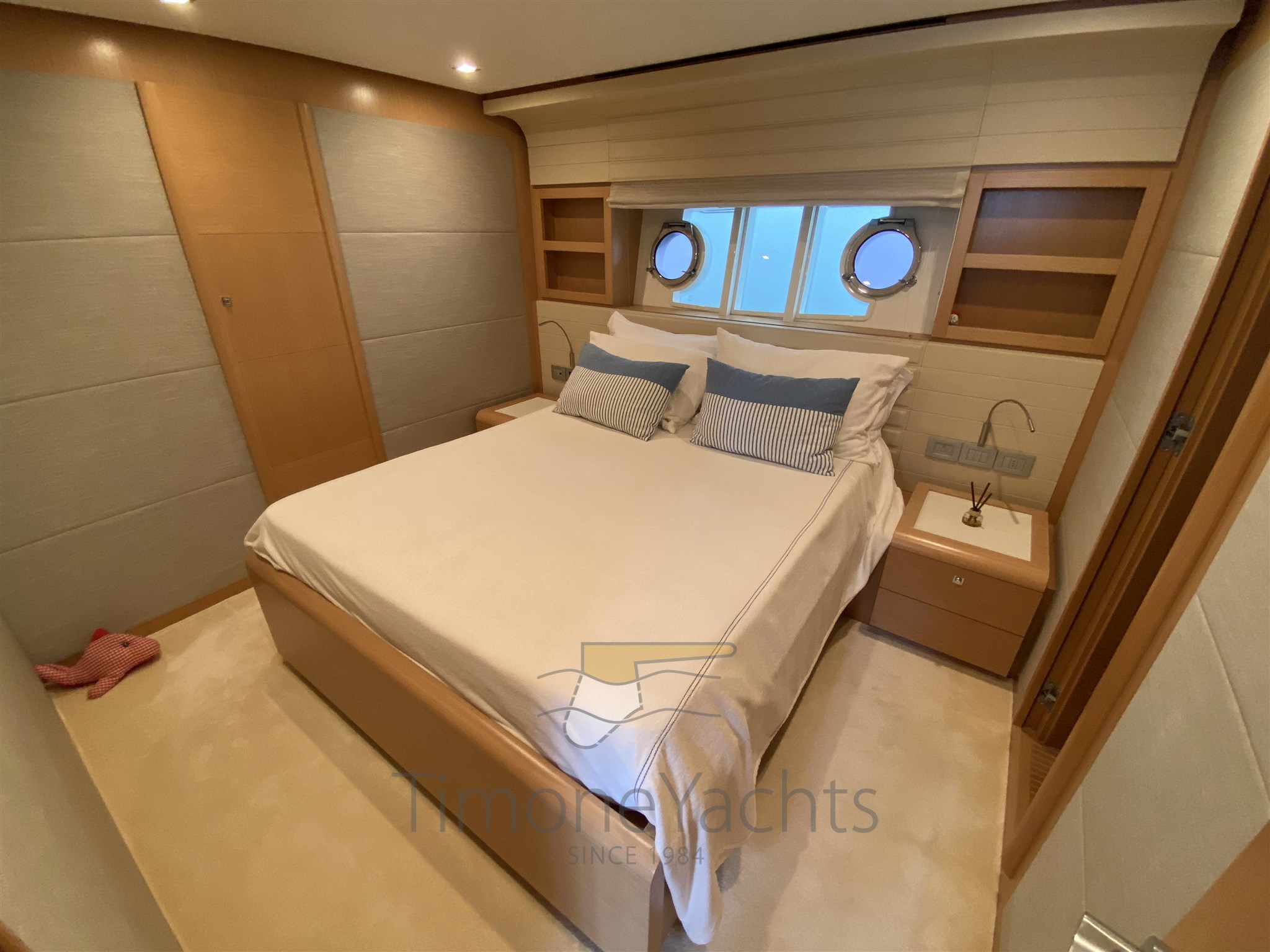 VIP amidship, port side