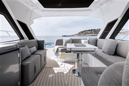 Azimut Atlantis 51 Pozzetto e Tavolo