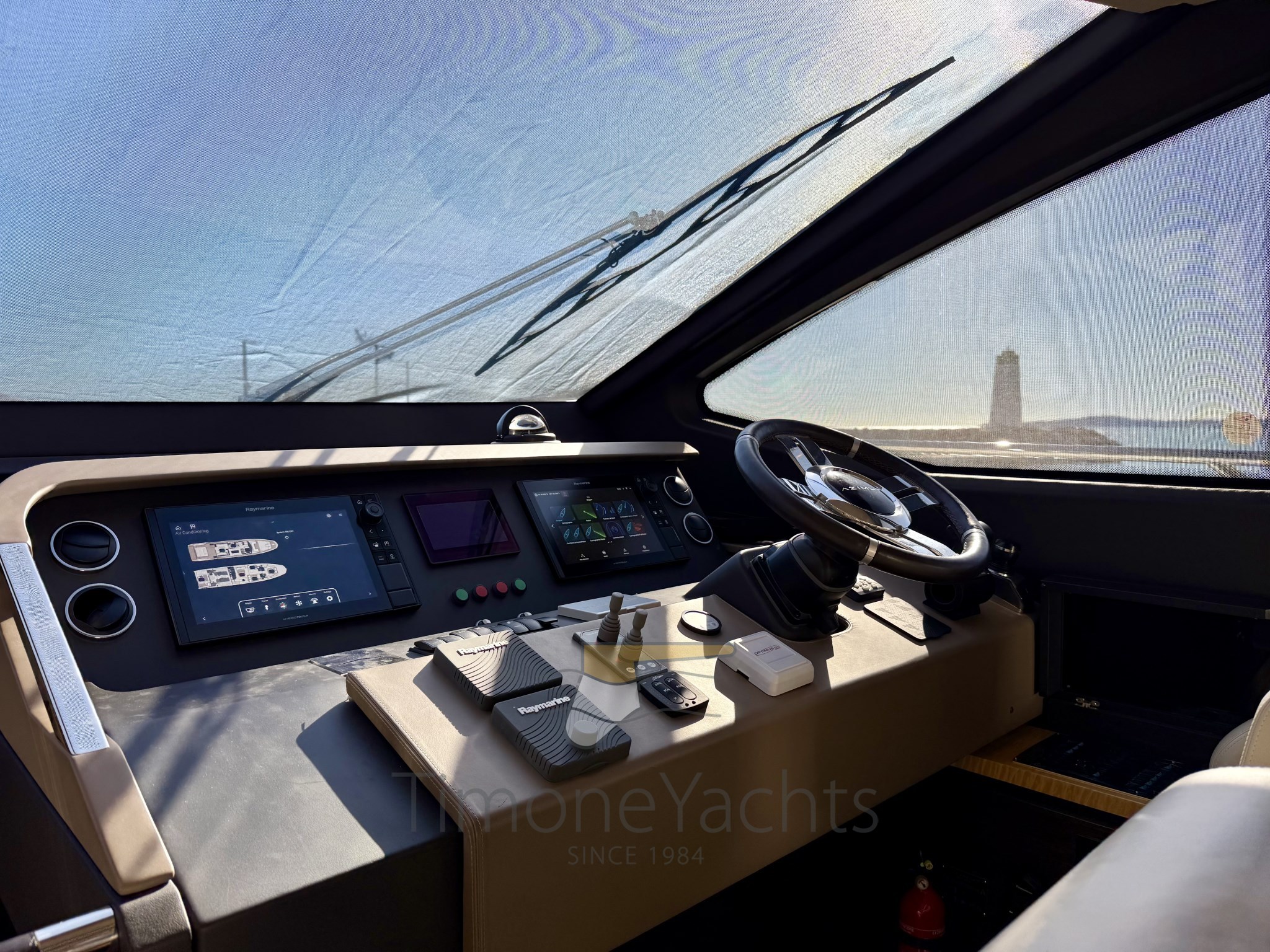 Azimut 66 Fly