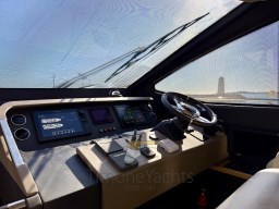 Azimut 66 Fly