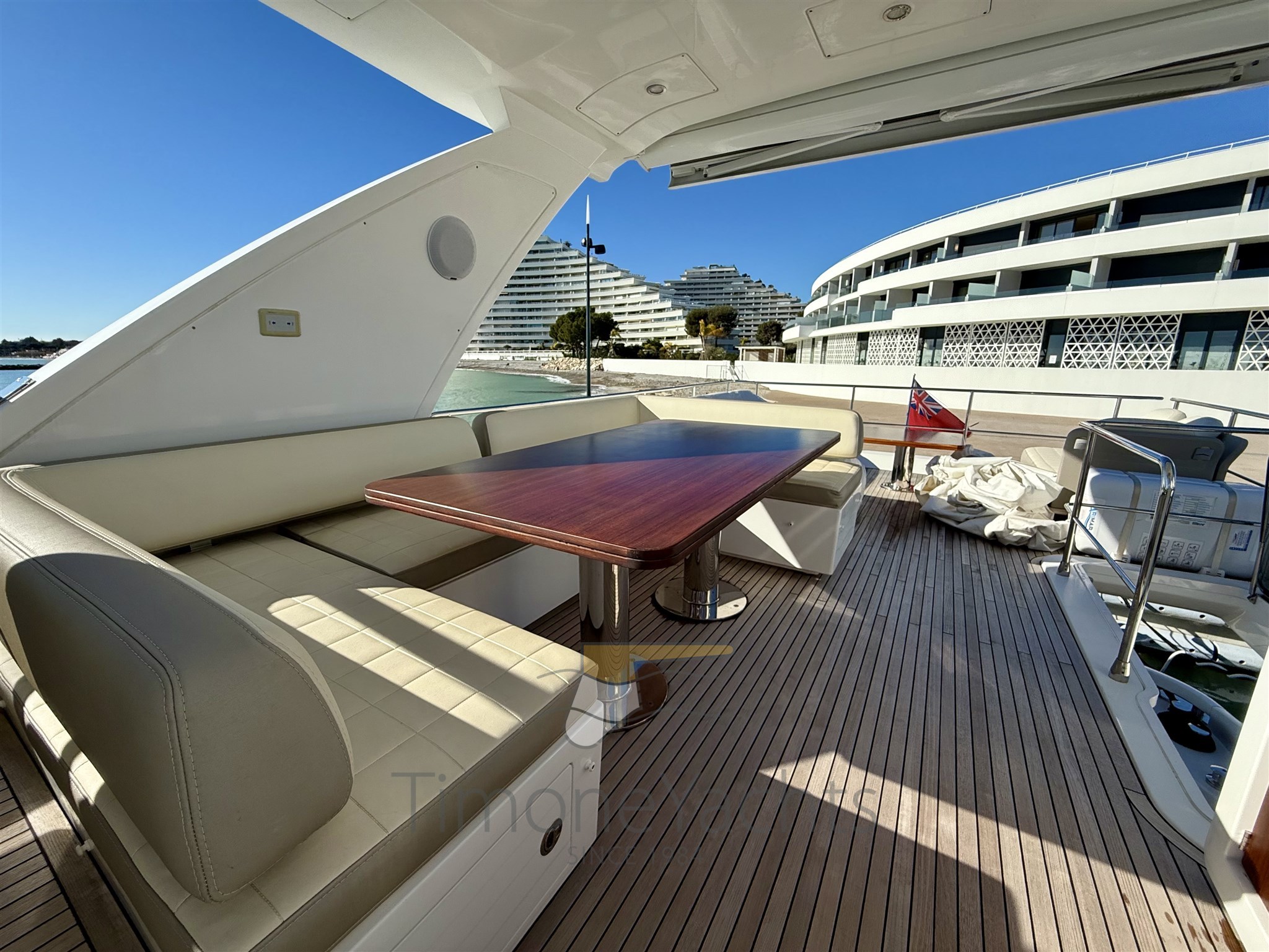 Azimut 66 Fly