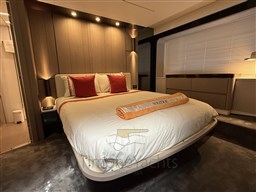 Azimut 72 Fly - Master cabin