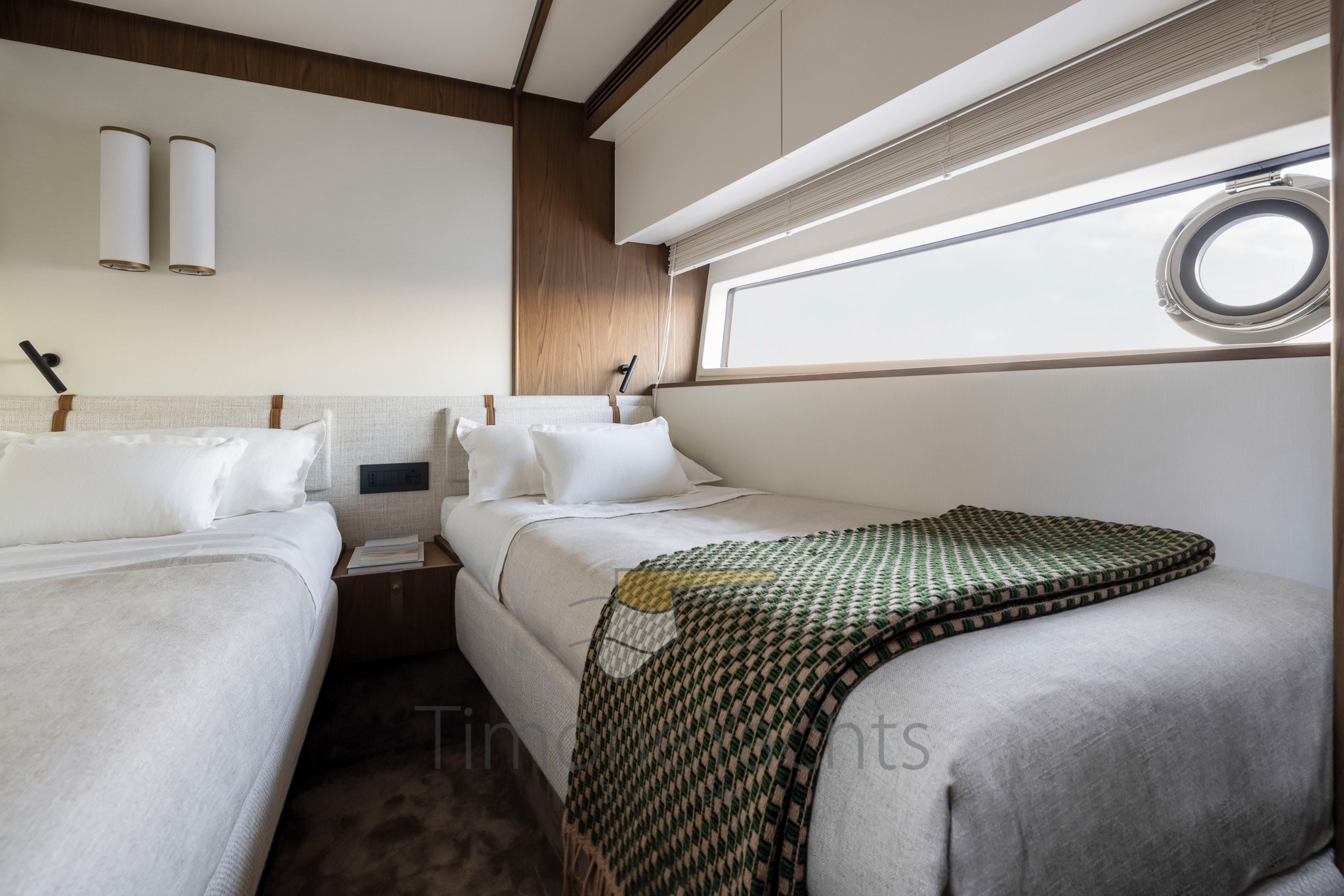 AZIMUT FLY 72