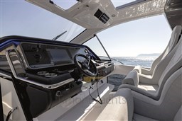 VERVE 42 Helmstation 1