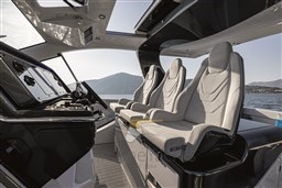 VERVE 42 Helmstation 2