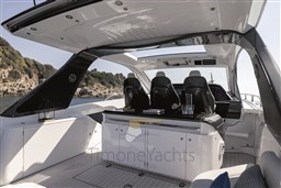 VERVE 42 Cockpit Bar 3