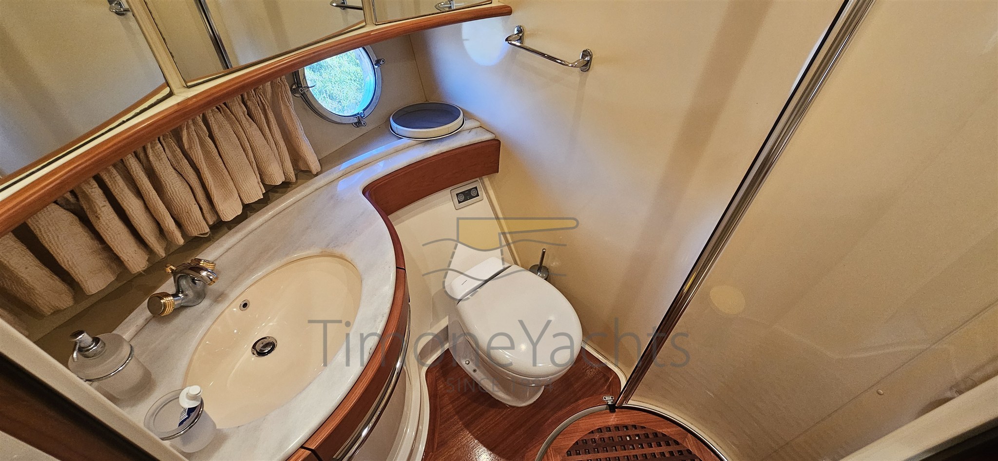 Azimut 68 evo evolution Bagno ospiti 2