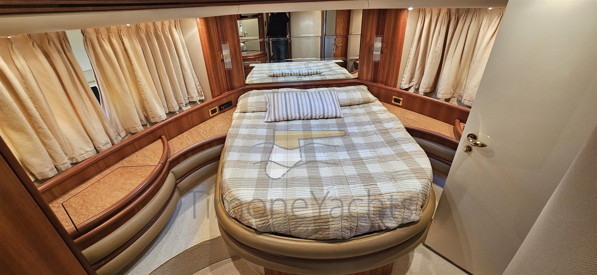 Azimut 68 evo evolution Cabina VIP 2