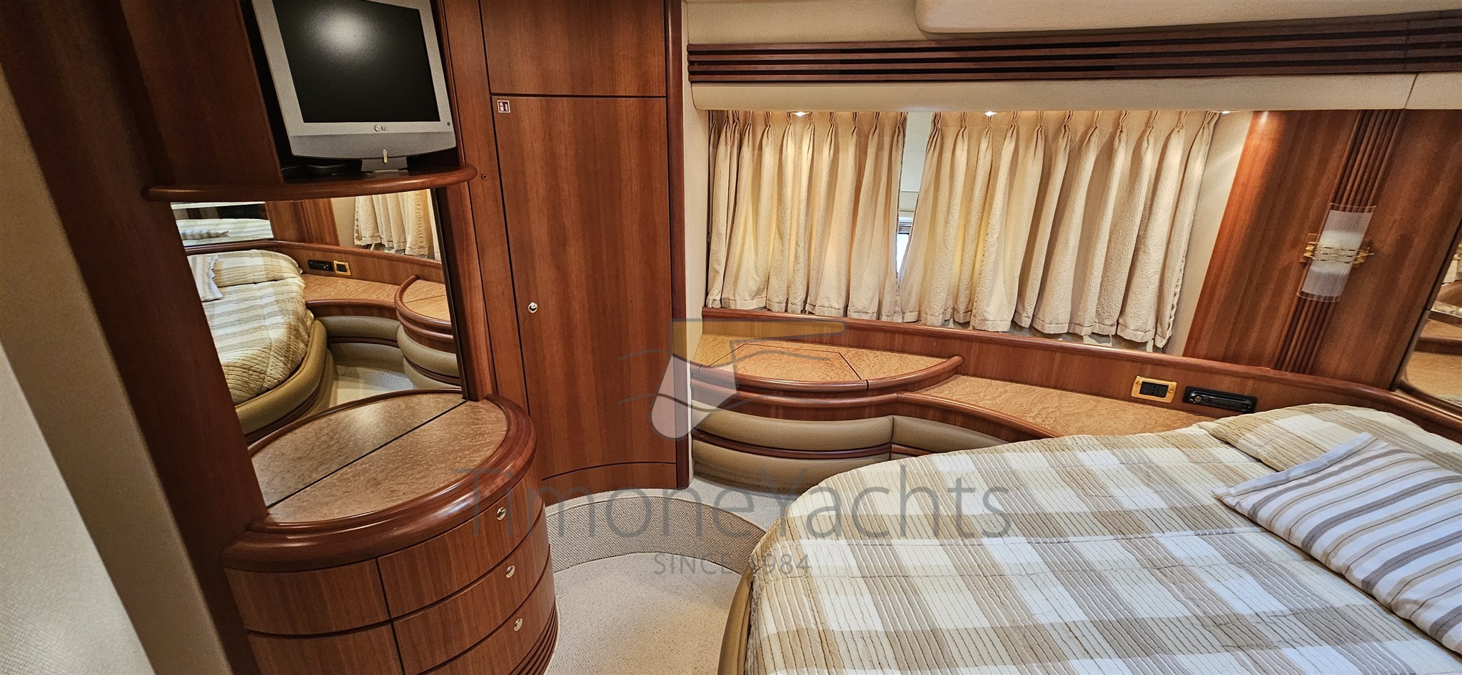Azimut 68 evo evolution Cabina Armatore