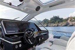 Azimut Verve 48 Postazione comando