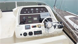 Sunseeker Manhattan 52 Fly comandi
