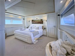 PHOTO-2023-11-15-19-21-19 4.jpg