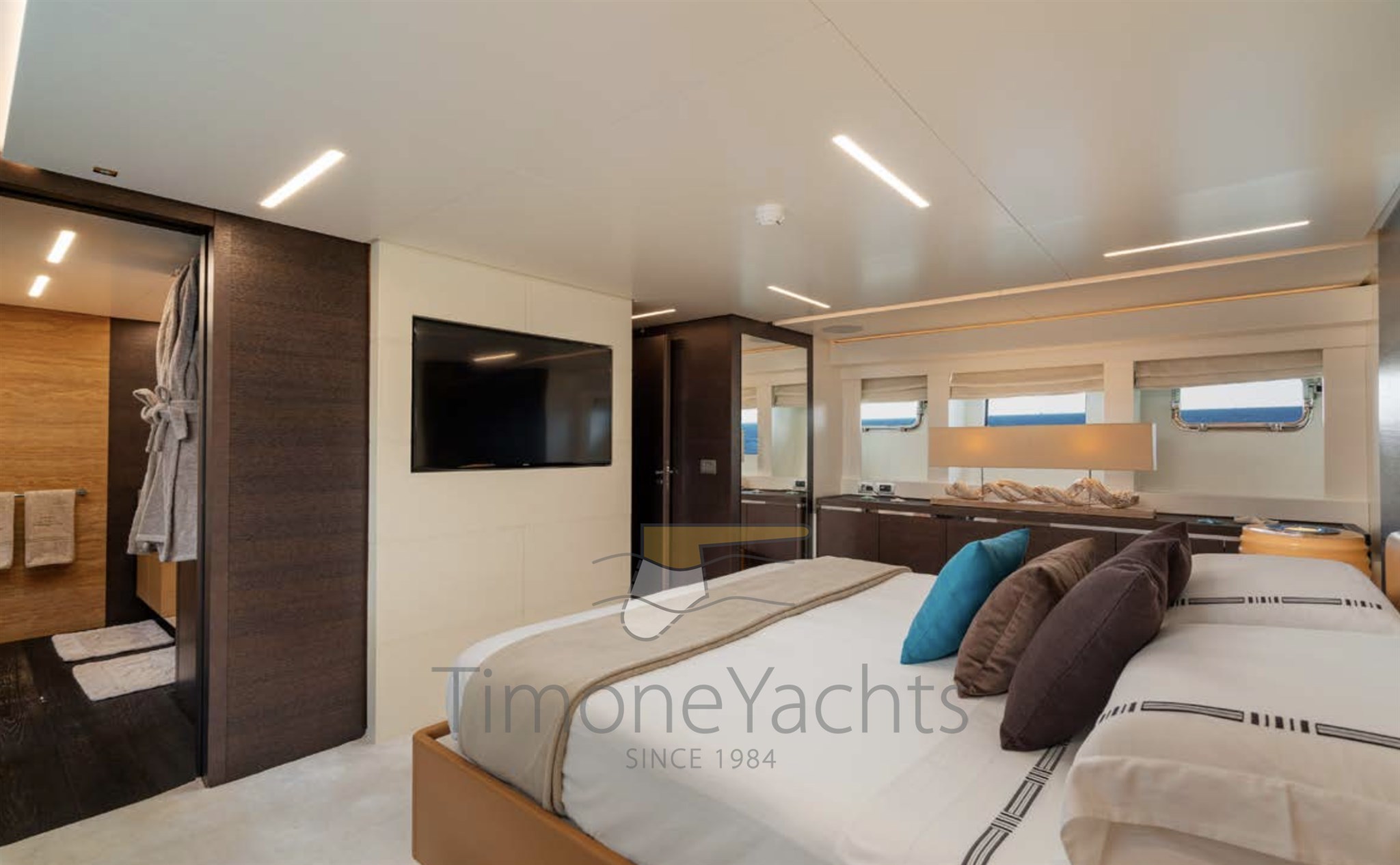 Cerri 102 Fly - Master Cabin