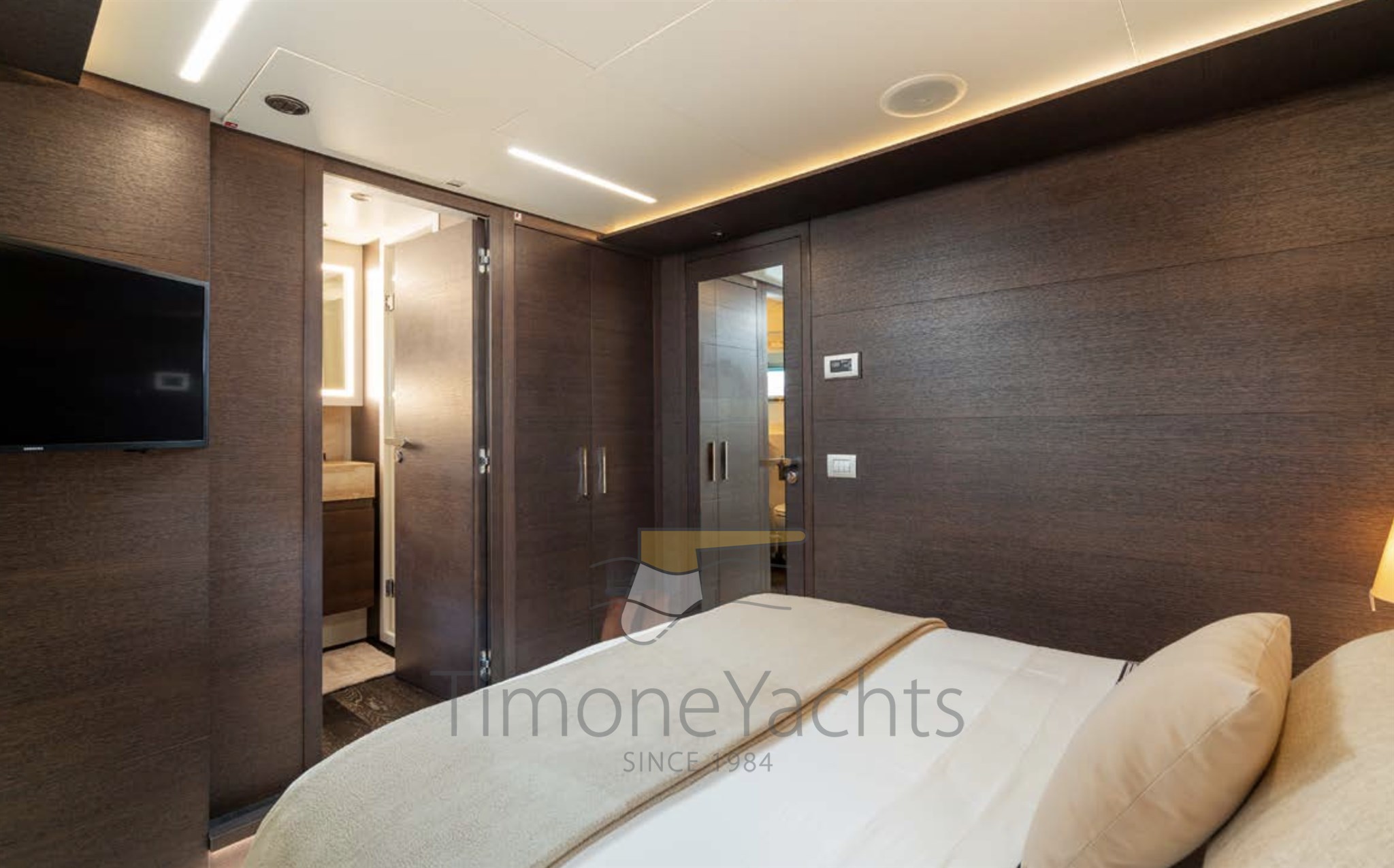 Cerri 102 Fly - Guest Cabin