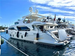 Benetti Delfino 93