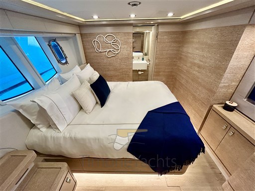 Custom Line Navetta 33 (2013) Timone Yachts