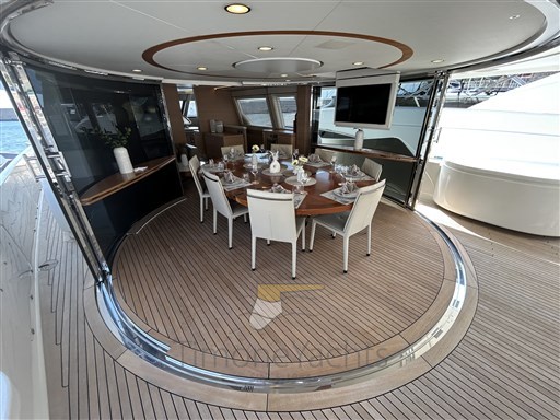 Custom Line Navetta 33 (2013) Timone Yachts