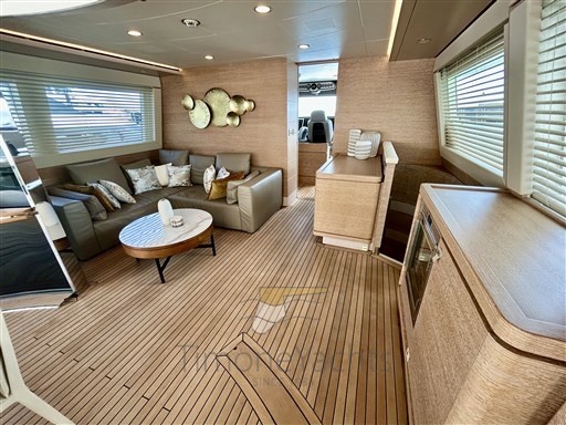 Custom Line Navetta 33 (2013) Timone Yachts
