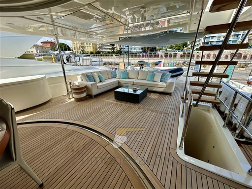 Custom Line Navetta 33 (2013) Timone Yachts