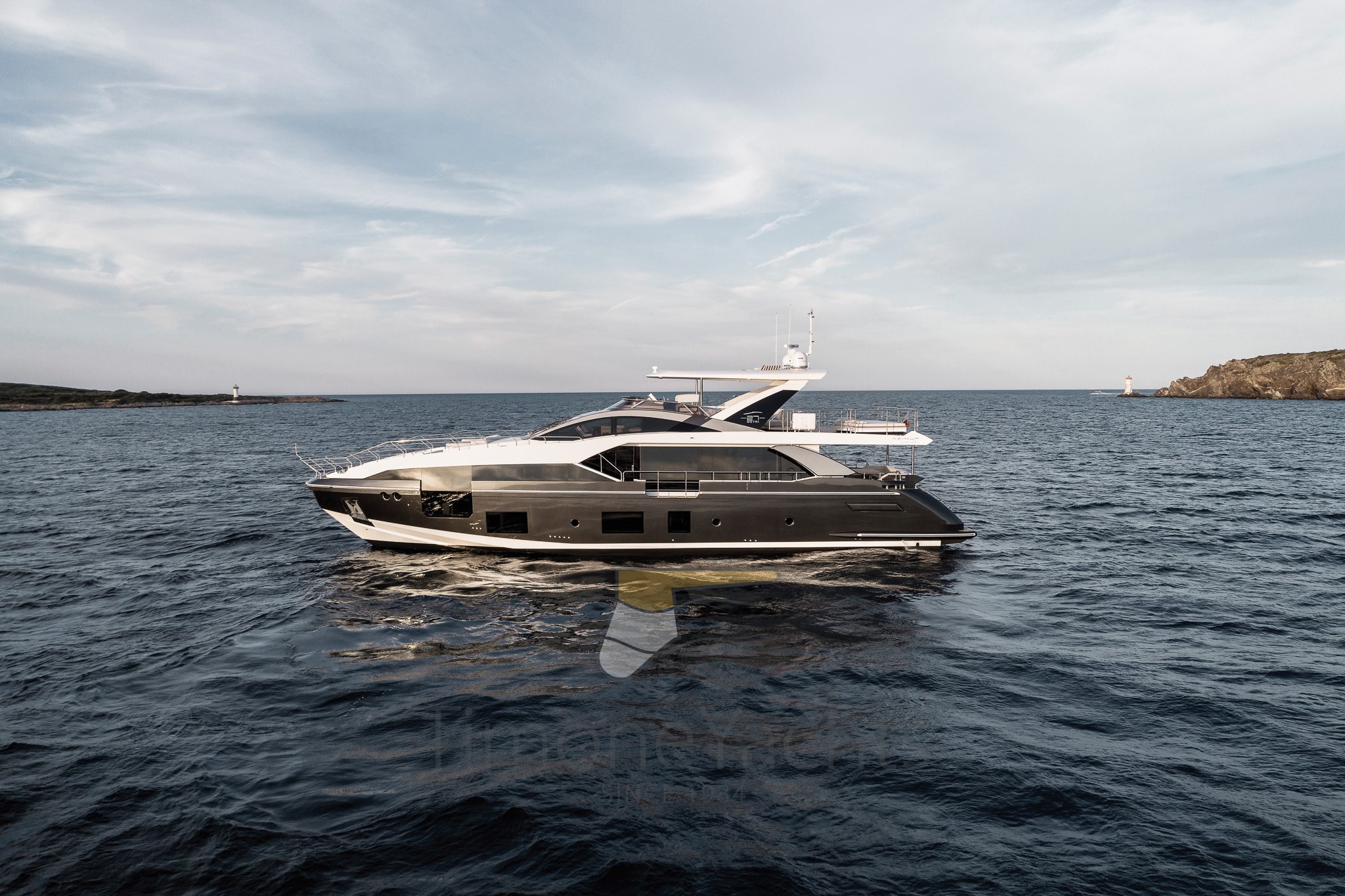 AZIMUT GRANDE 27M
